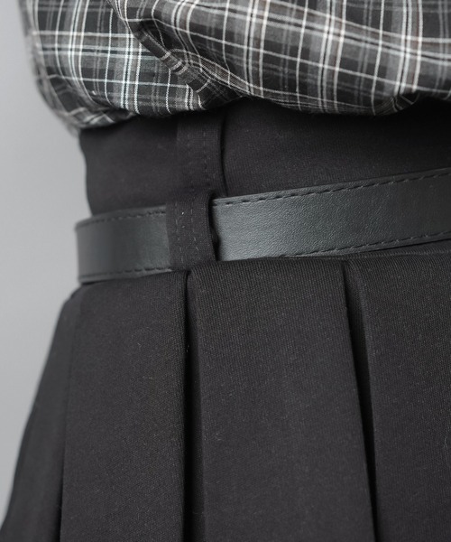 SPINNS（スピンズ）の「美脚盛れ★ワンホンレイヤード風プリーツミニスカート/ベルト付き/スカパン（スカート・レディース・ブラック/チャコール/オートミール・ONESIZE）」の17枚目の写真
