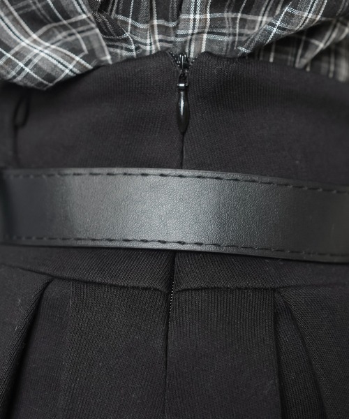 SPINNS（スピンズ）の「美脚盛れ★ワンホンレイヤード風プリーツミニスカート/ベルト付き/スカパン（スカート・レディース・ブラック/チャコール/オートミール・ONESIZE）」の18枚目の写真