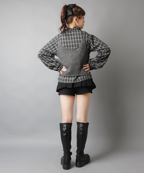 SPINNS（スピンズ）の「美脚盛れ★ワンホンレイヤード風プリーツミニスカート/ベルト付き/スカパン（スカート・レディース・ブラック/チャコール/オートミール・ONESIZE）」の15枚目の写真