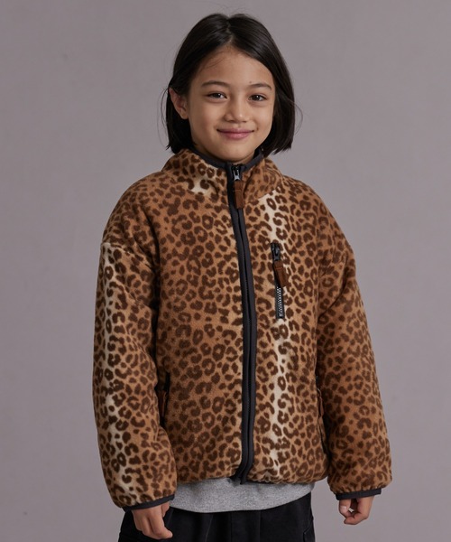 PAIRMANON STREET（ペアマノンストリート）の「フリース スタンドカラー 無地 総柄 ジップアウター【PAIRMANON STREET】（その他アウター・キッズ・ベージュ系その他/ブラック系その他/パープル/オレンジ/グリーン系その他/ブルー系その他/アイボリー/ブラック・110/120/130/140/150/160/90/100）」の4枚目の写真