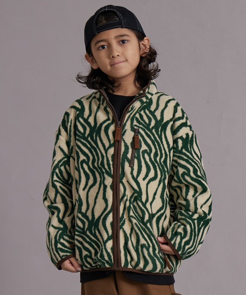 PAIRMANON STREET（ペアマノンストリート）の「フリース スタンドカラー 無地 総柄 ジップアウター【PAIRMANON STREET】（その他アウター・キッズ・ベージュ系その他/ブラック系その他/パープル/オレンジ/グリーン系その他/ブルー系その他/アイボリー/ブラック・110/120/130/140/150/160/90/100）」の5枚目の写真