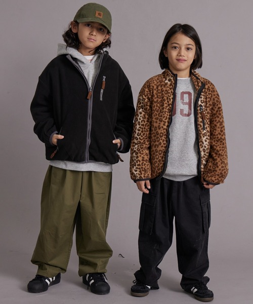 PAIRMANON STREET（ペアマノンストリート）の「フリース スタンドカラー 無地 総柄 ジップアウター【PAIRMANON STREET】（その他アウター・キッズ・ベージュ系その他/ブラック系その他/パープル/オレンジ/グリーン系その他/ブルー系その他/アイボリー/ブラック・110/120/130/140/150/160/90/100）」の22枚目の写真