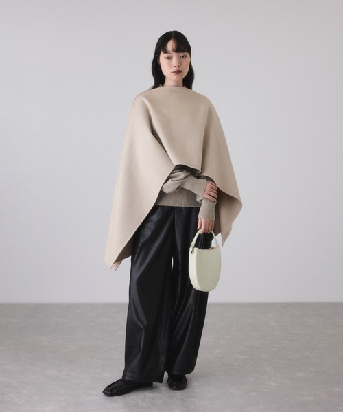 ADAM ET ROPE'（アダムエロペ）の「カシミアブレンドポンチョストール（ストール/ショール・レディース・グレー/ベージュ系その他2・FREE）」の4枚目の写真