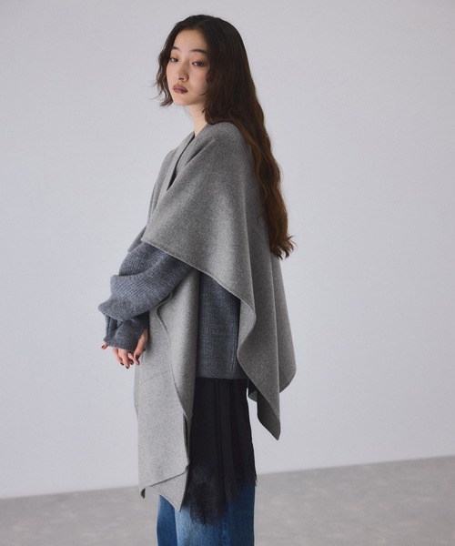 ADAM ET ROPE'（アダムエロペ）の「カシミアブレンドポンチョストール（ストール/ショール・レディース・グレー/ベージュ系その他2・FREE）」の6枚目の写真