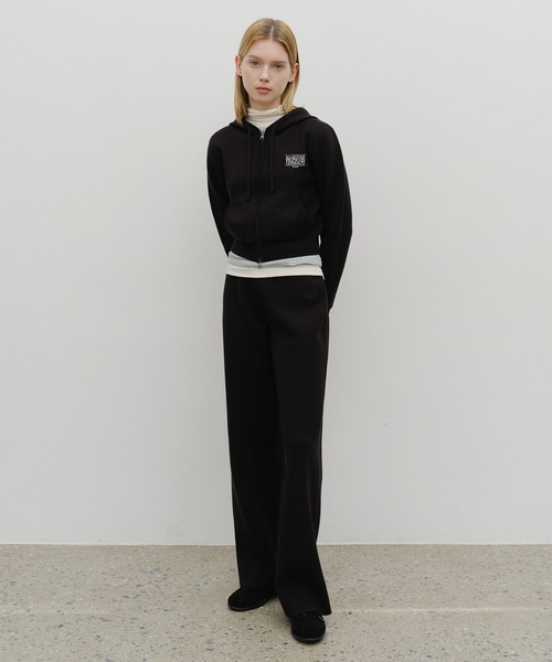 MARITHE + FRANCOIS GIRBAUD(マリテフランソワジルボー)の「W CLASSIC LOGO KNIT PANTS(その他パンツ・レディース・Navy/ブラウン/Black・SMALL/MEDIUM)」の5枚目の写真