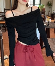 フリルヘムオフショルトップス