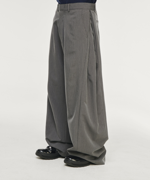 特価 H BEAUTY&YOUTH スラックス ストライプ グレー メンズ S H BEAUTY&YOUTH】グレー ストライプ 2プリーツワイドスラックス - メルカリ