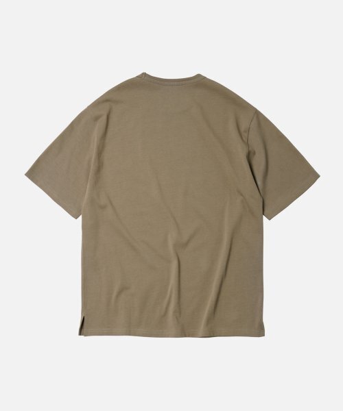 FRIZMWORKS（フリズムワークス）の「OG DOUBLE RIB OVERSIZED TEE _ MUD（Tシャツ/カットソー・メンズ・その他・SMALL/MEDIUM/LARGE/X-LARGE）」の2枚目の写真