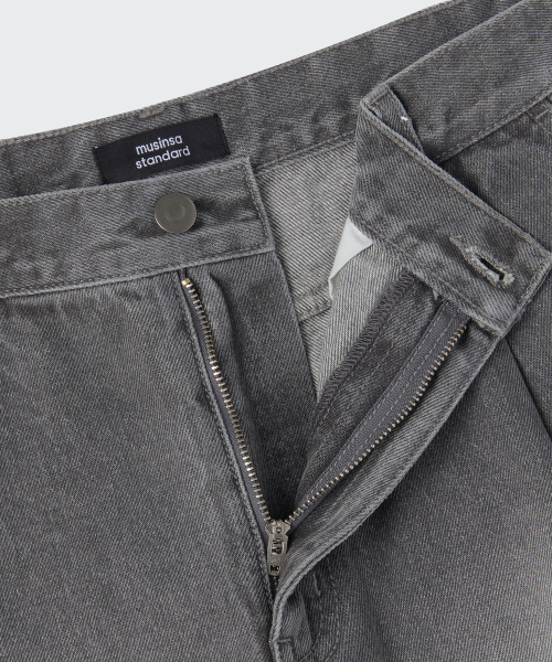 MUSINSA STANDARD（ムシンサスタンダード）の「ビッグブラシワンタックバミューダデニムパンツ[グレー]（デニムパンツ・メンズ・その他・26/27/29/30/31/32/33/34/36/38/40/42/28）」の3枚目の写真