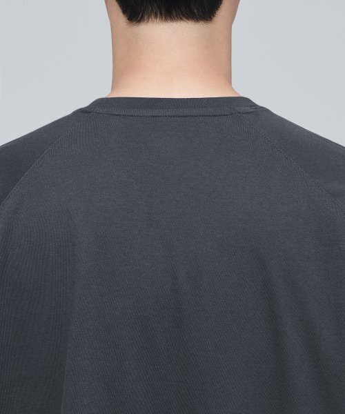 MUSINSA STANDARD（ムシンサスタンダード）の「エクストラオーバーサイズラグランTシャツ[ダークグレー]（Tシャツ/カットソー・メンズ・その他・SMALL/MEDIUM/LARGE/XX-LARGE/XXX-LARGE）」の5枚目の写真