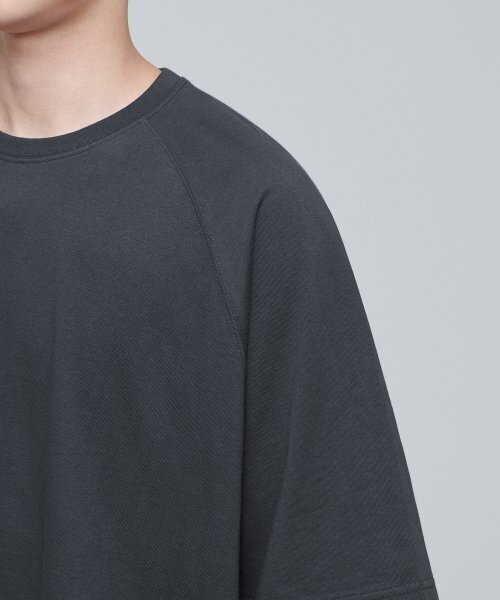 MUSINSA STANDARD（ムシンサスタンダード）の「エクストラオーバーサイズラグランTシャツ[ダークグレー]（Tシャツ/カットソー・メンズ・その他・SMALL/MEDIUM/LARGE/XX-LARGE/XXX-LARGE）」の6枚目の写真