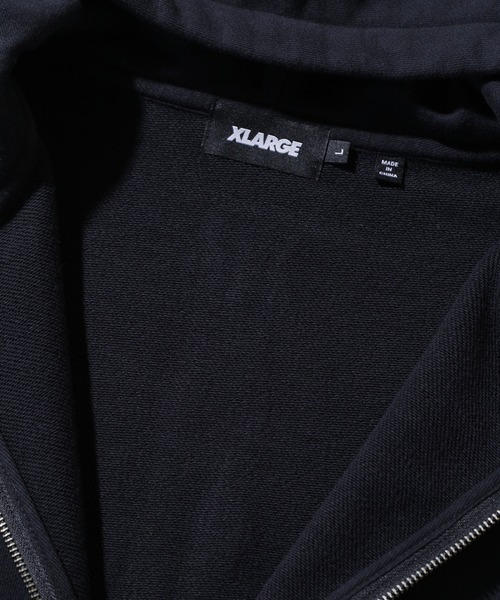 XLARGE(エクストララージ)の「【WEB限定】FLIP OG ZIP HOODED SWEATSHIRT(パーカー・メンズ・アッシュ/ブラック/ブラウン・S/M/L/XL)」の5枚目の写真