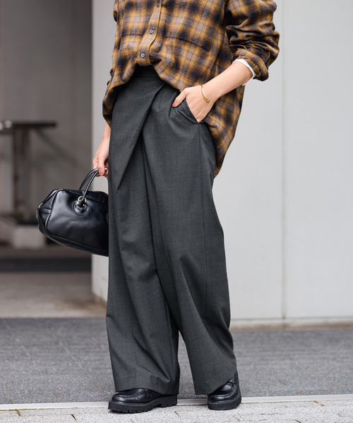 FRAMeWORK(フレームワーク)の「TWラップパンツ(スラックス・レディース・チャコールグレー/ブラック・36/38)」の13枚目の写真