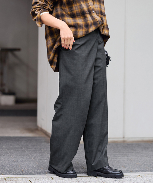 FRAMeWORK(フレームワーク)の「TWラップパンツ(スラックス・レディース・チャコールグレー/ブラック・36/38)」の15枚目の写真