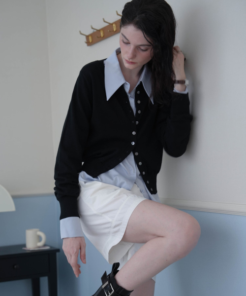 DEHEVE（デヘヴェ）の「Signiture Pearl Button Cardigan [Black]（カーディガン/ボレロ・レディース・ブラック・FREE）」の6枚目の写真