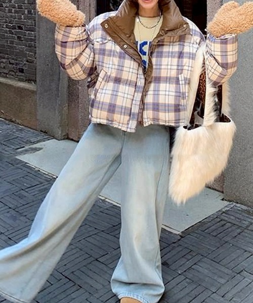 LYEON（リヨン）の「チェック柄エコダウンオーバーサイズブルゾン（ブルゾン・レディース・ベージュ・LARGE/MEDIUM）」の15枚目の写真