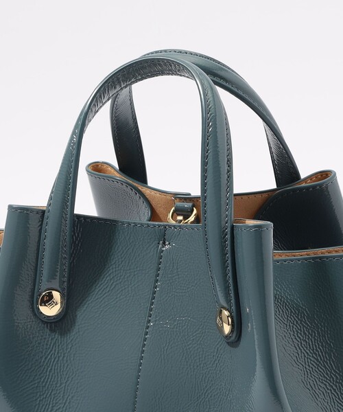 TOMORROWLAND （トゥモローランド）の「Atelier TOMORROWLAND SHELL MINI エナメルバッグ（ハンドバッグ・レディース・イエロー/ブルー・FREE）」の7枚目の写真