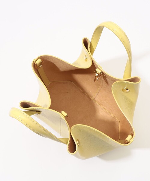 TOMORROWLAND （トゥモローランド）の「Atelier TOMORROWLAND SHELL MINI エナメルバッグ（ハンドバッグ・レディース・イエロー/ブルー・FREE）」の18枚目の写真