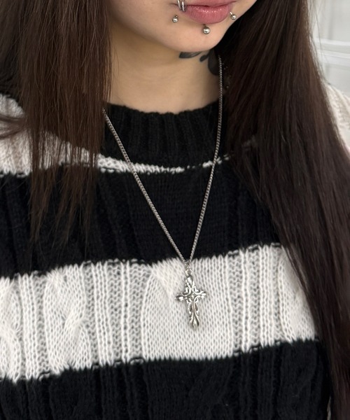 Figments(フィグメンツ)の「フレイムクロスネックレス(ネックレス・レディース・シルバー・FREE)」の2枚目の写真