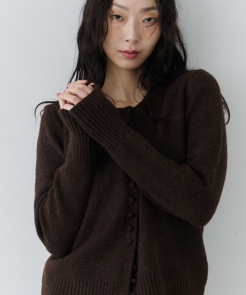 NUJOH(ヌゾ)の「Round Neck Soft Rib Cardigan / ラウンドネックソフトリブカーディガン(カーディガン/ボレロ・レディース・ブラウン/ライトグレー/ホワイト/チャコールグレー・FREE)」の20枚目の写真