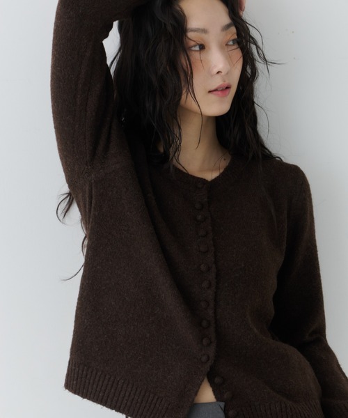 NUJOH(ヌゾ)の「Round Neck Soft Rib Cardigan / ラウンドネックソフトリブカーディガン(カーディガン/ボレロ・レディース・ブラウン/ライトグレー/ホワイト/チャコールグレー・FREE)」の21枚目の写真