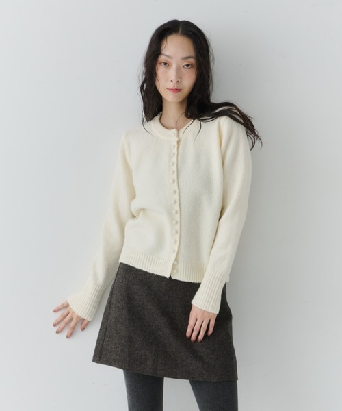 NUJOH(ヌゾ)の「Round Neck Soft Rib Cardigan / ラウンドネックソフトリブカーディガン(カーディガン/ボレロ・レディース・ブラウン/ライトグレー/ホワイト/チャコールグレー・FREE)」の7枚目の写真
