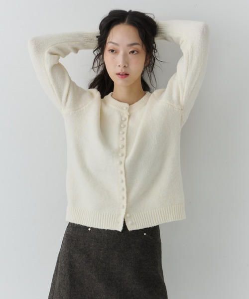 NUJOH(ヌゾ)の「Round Neck Soft Rib Cardigan / ラウンドネックソフトリブカーディガン(カーディガン/ボレロ・レディース・ブラウン/ライトグレー/ホワイト/チャコールグレー・FREE)」の8枚目の写真