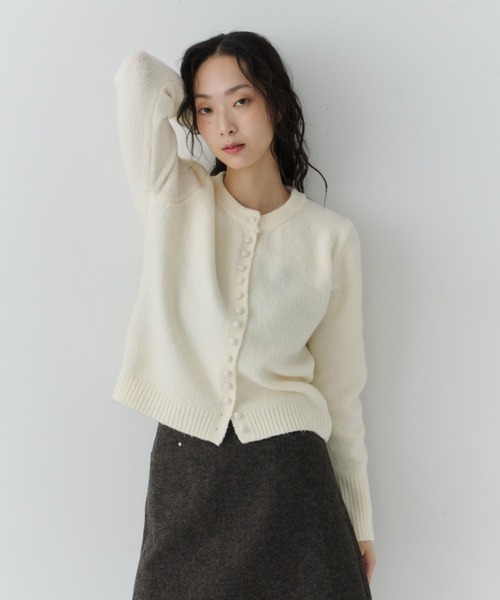 NUJOH(ヌゾ)の「Round Neck Soft Rib Cardigan / ラウンドネックソフトリブカーディガン(カーディガン/ボレロ・レディース・ブラウン/ライトグレー/ホワイト/チャコールグレー・FREE)」の9枚目の写真