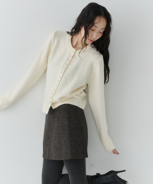 NUJOH(ヌゾ)の「Round Neck Soft Rib Cardigan / ラウンドネックソフトリブカーディガン(カーディガン/ボレロ・レディース・ブラウン/ライトグレー/ホワイト/チャコールグレー・FREE)」の12枚目の写真