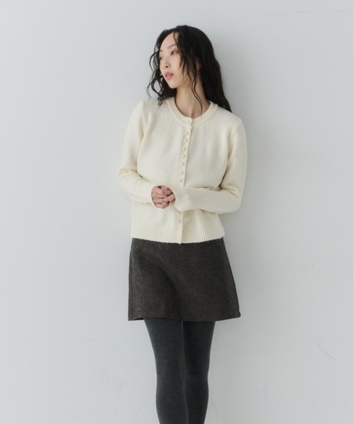 NUJOH(ヌゾ)の「Round Neck Soft Rib Cardigan / ラウンドネックソフトリブカーディガン(カーディガン/ボレロ・レディース・ブラウン/ライトグレー/ホワイト/チャコールグレー・FREE)」の13枚目の写真