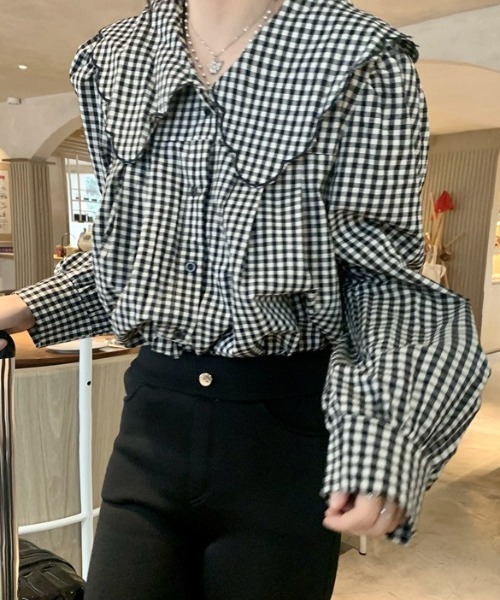 SHEPP(シープ)の「【26年春新作】スカラップビッグカラーギンガムチェックブラウス(シャツ/ブラウス・レディース・ブラック・M/L)」の2枚目の写真