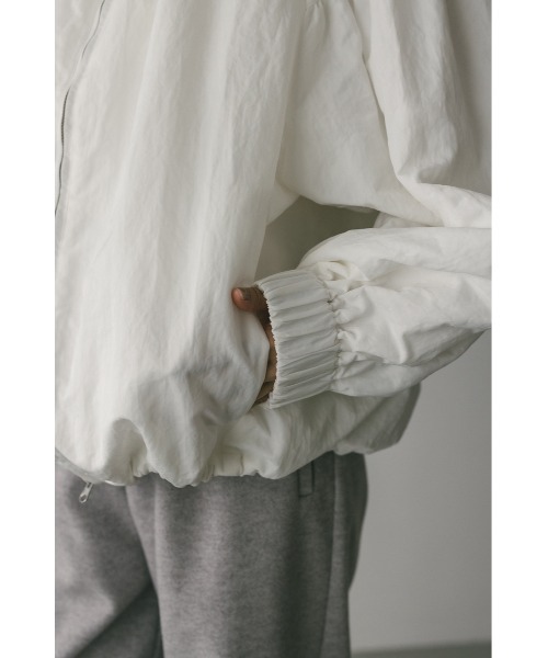 ギャザーネックブルゾン