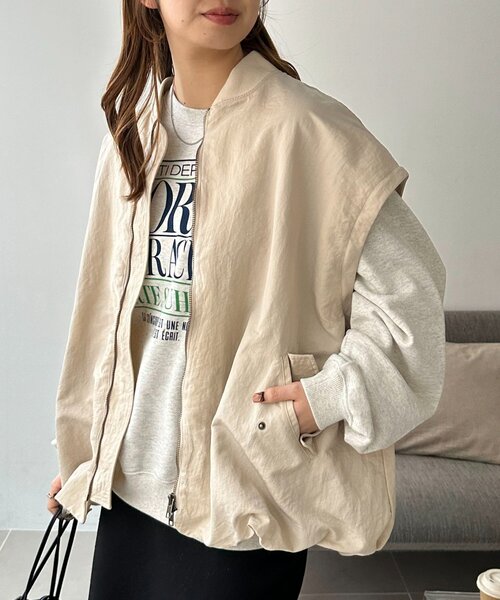 DISCOAT（ディスコート）の「【軽量/袖取り外し可/ユニセックス】ライトメモリー2WAYボンバーブルゾン（ブルゾン・レディース・オリーブ/アイボリー/チャコールグレー・FREE）」の5枚目の写真