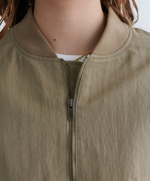 DISCOAT（ディスコート）の「【軽量/袖取り外し可/ユニセックス】ライトメモリー2WAYボンバーブルゾン（ブルゾン・レディース・オリーブ/アイボリー/チャコールグレー・FREE）」の18枚目の写真