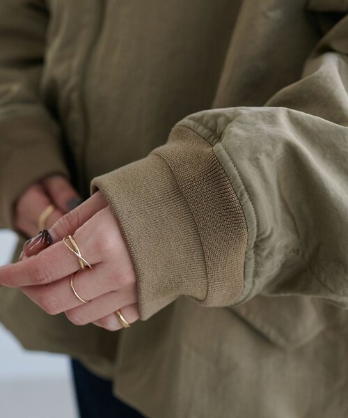 DISCOAT（ディスコート）の「【軽量/袖取り外し可/ユニセックス】ライトメモリー2WAYボンバーブルゾン（ブルゾン・レディース・オリーブ/アイボリー/チャコールグレー・FREE）」の19枚目の写真