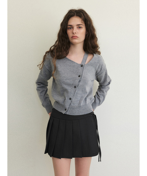 ETMON（エトモン）の「Cut-Out Diagonal Knit Cardigan, Grey（カーディガン/ボレロ・レディース・その他・FREE）」の3枚目の写真