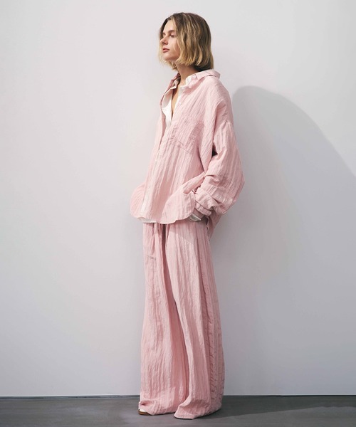 AKTE(アクテ)の「ボリュームクリンクルワイドパンツ(その他パンツ・レディース・ネイビー/ペールイエロー/ベビーピンク・FREE/TALL)」の19枚目の写真