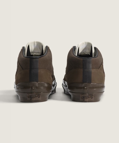VANS(バンズ)の「VANS PREMIUM ハーフキャブ GORE-TEX / LX Half Cab 33 GTX Stockholm C VN000DADEMP1(スニーカー・メンズ・ダークブラウン・12/11/10.5/10/9.5/9/8.5/8/7.5)」の4枚目の写真