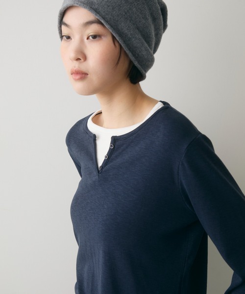 full/fill.（フルフィル）の「layered henly neck T / レイヤードヘンリーネックT（Tシャツ/カットソー・レディース・ネイビー/ブラック・FREE）」の8枚目の写真