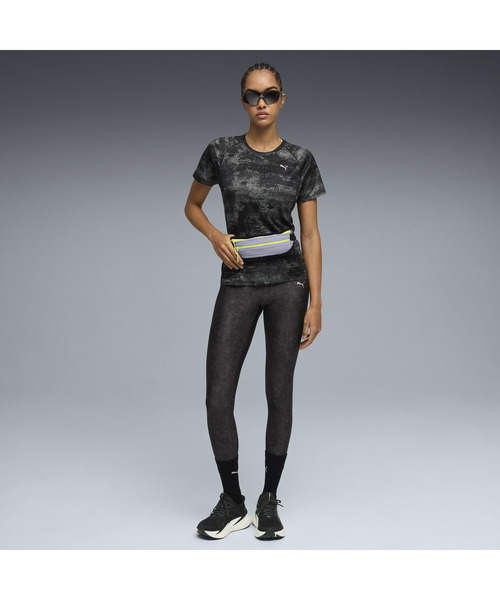 PUMA(プーマ)の「PUMA プーマ ウィメンズ ランニング ヴェロシティ AOP 半袖 Tシャツ(Tシャツ/カットソー・レディース・ブラウン系その他/ブラック・MEDIUM/LARGE/X-LARGE/SMALL)」の4枚目の写真