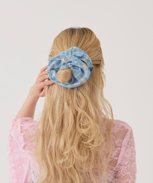 kaorinomori（カオリノモリ）の「kaorinomori  クローブシュシュ / カオリノモリ（シュシュ・レディース・レッド/グリーン/スカイブルー/レモンイエロー・FREE）」の17枚目の写真