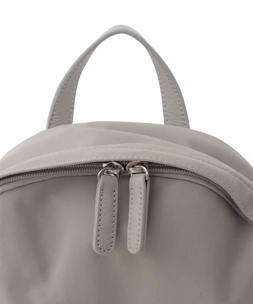MK MICHEL KLEIN（エムケーミッシェルクラン）の「[軽量/A4収納可]異素材ジョイントナイロンリュックサック（バックパック/リュック・レディース・ブルー/ブラック/グレー・00）」の7枚目の写真