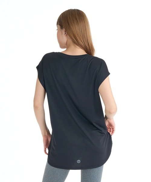 ROXY(ロキシー)の「ROXY ウィメンズ FITNESS OWN YOUR PACE Tシャツ 【2026年春夏モデル】/ロキシー速乾UVカットノースリーブ(Tシャツ/カットソー・レディース・ブラック/ピンク/ホワイト・SMALL/MEDIUM/LARGE)」の12枚目の写真