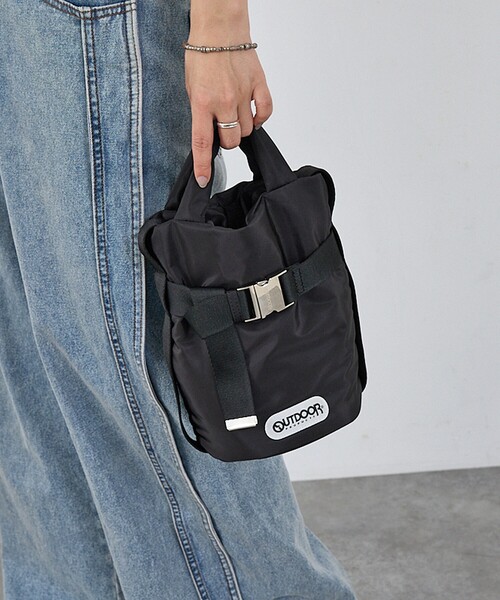 OUTDOOR PRODUCTS(アウトドアプロダクツ)の「【OUTDOOR PRODUCTS】2way Belt Tote(SS) ベルト ミニ トートバッグ(トートバッグ・レディース・アイボリー/ブラック/モカ・フリー)」の2枚目の写真