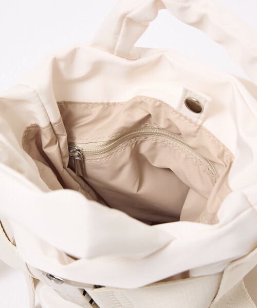 OUTDOOR PRODUCTS(アウトドアプロダクツ)の「【OUTDOOR PRODUCTS】2way Belt Tote(SS) ベルト ミニ トートバッグ(トートバッグ・レディース・アイボリー/ブラック/モカ・フリー)」の4枚目の写真