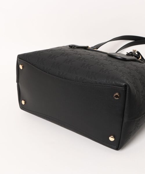 MICHAEL KORS(マイケルコース)の「JET SET TRAVEL ロゴエンボス レザー トートバッグ ミディアム(トートバッグ・レディース・ブラック・FREE)」の6枚目の写真