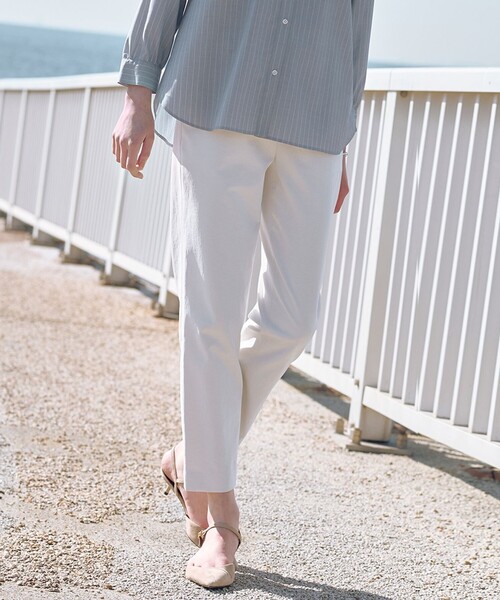 J.PRESS Ladies（J.プレス レディス）の「麻シェルドライ テーパード パンツ（その他パンツ・レディース・ネイビー系/ダークブラウン系/黄土色系/アイボリー系・S/XS/XXS）」の3枚目の写真