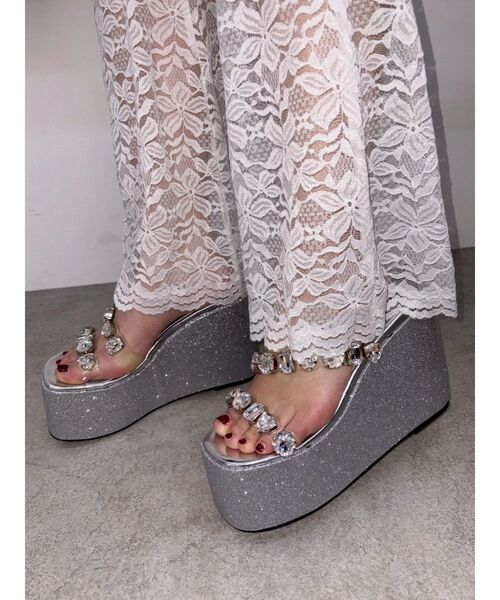 EVRIS（エヴリス）の「厚底ビジュープラットフォームサンダル（サンダル・レディース・シルバー/ブルー/ブラック・SMALL/LARGE/MEDIUM）」の6枚目の写真