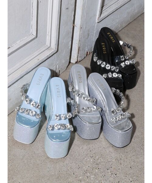 EVRIS（エヴリス）の「厚底ビジュープラットフォームサンダル（サンダル・レディース・シルバー/ブルー/ブラック・SMALL/LARGE/MEDIUM）」の17枚目の写真