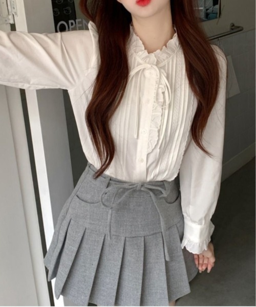リボン付きハイネックピンタックブラウス